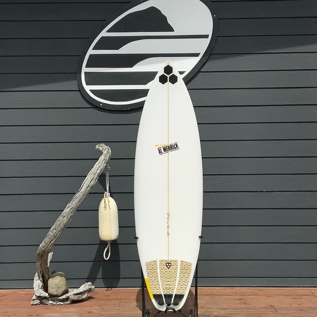 *Channel Islands - Happy Everyday*
5’10” 19 1/2 x 2 1/2 | 30.5L
Performance shortboard for punchier summer surf and slightly narrowed from to the stock dimensions. In great condition, no fins.
$549

This board is at our Seaside location.

USED12282 #usedsurfboards #boardporn #cisurfboards @cisurfboards